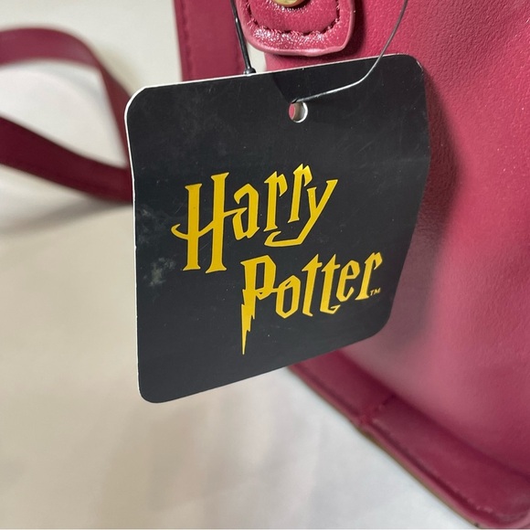 HOGWARTS 9 3/4 BIOWORLD SATCHEL WITH CROSSBODY STRAP HARRY POTTER New With Tags - Picture 8 of 16